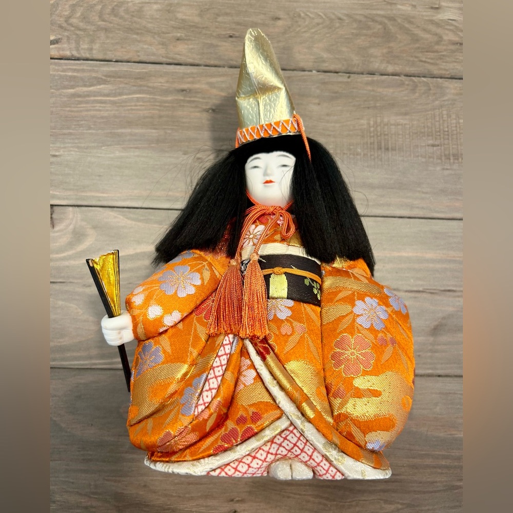 Japanese doll, Kimono Ichimatu Doll, Japanese Hin, 8” tall, silk kimono